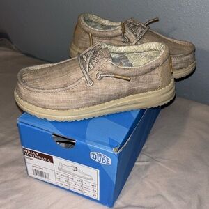 Brand new HEY DUDE- Wally youth basic base toddler size 11